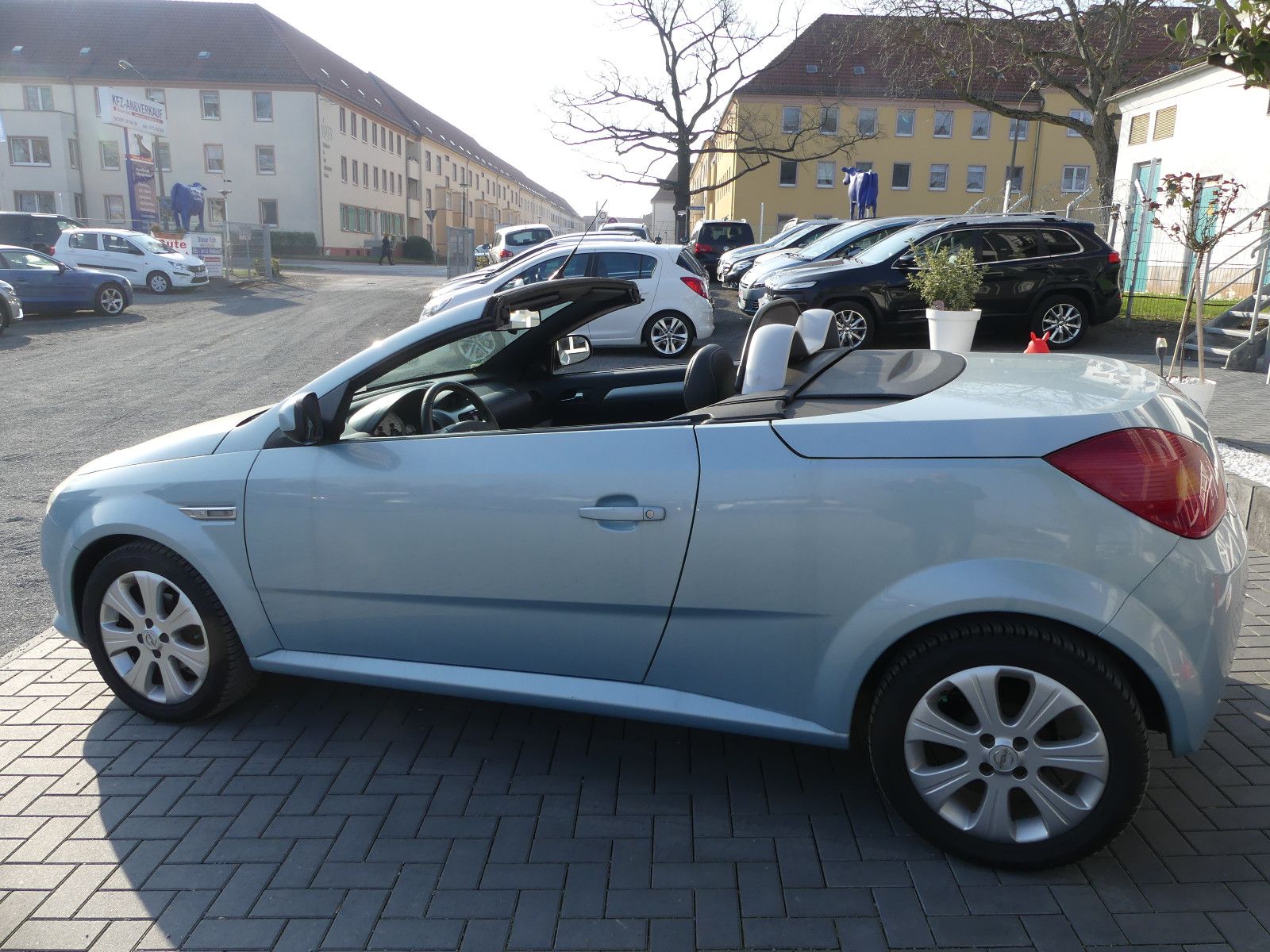 Fahrzeugabbildung Opel Tigra Twin Top Edition, 1,4