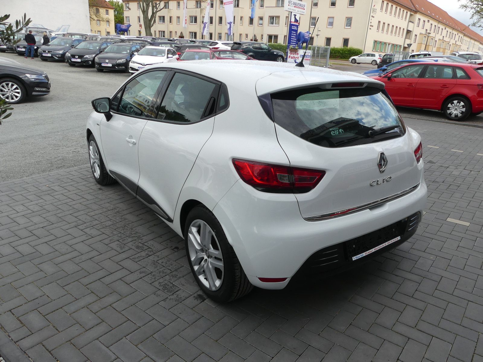 Fahrzeugabbildung Renault Clio IV Limited, 1 HAND