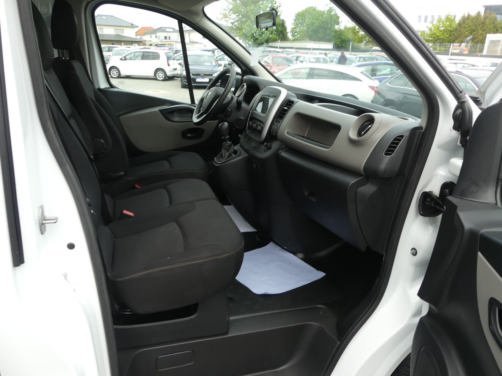 Fahrzeugabbildung Renault Trafic Kasten L2H1 2,9t Komfort, Klima